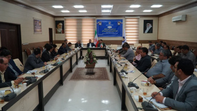 نشست صمیمی اساتید و نخبگان حوزه اقتصادی استان با مدیران اقتصادی استان